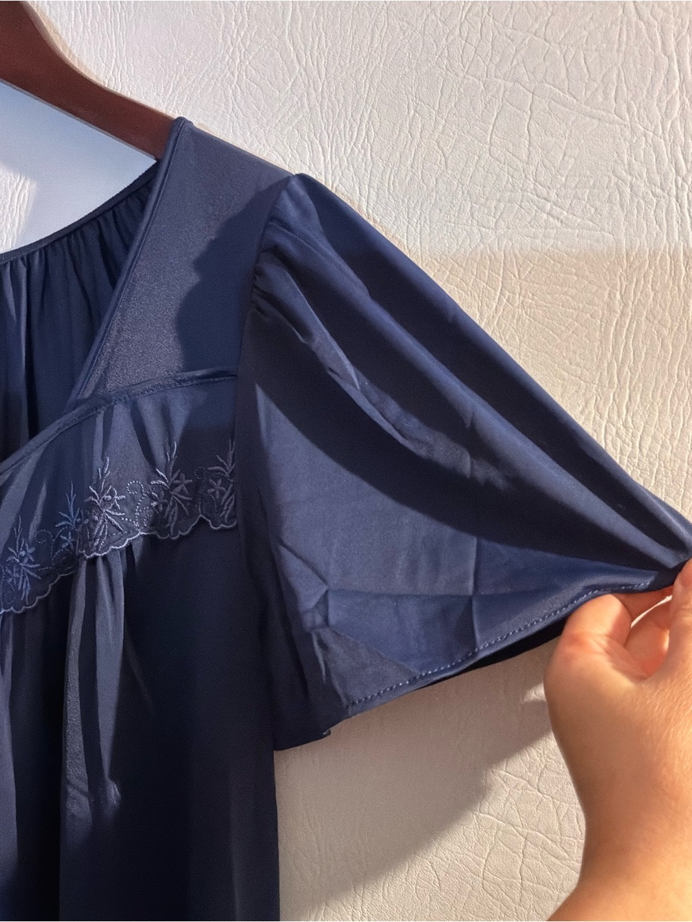 🌙✨🆕🏷️ Miss Elaine Essentials Nightgown PM Petite Medium Navy Embroidered - Picture 8 of 16